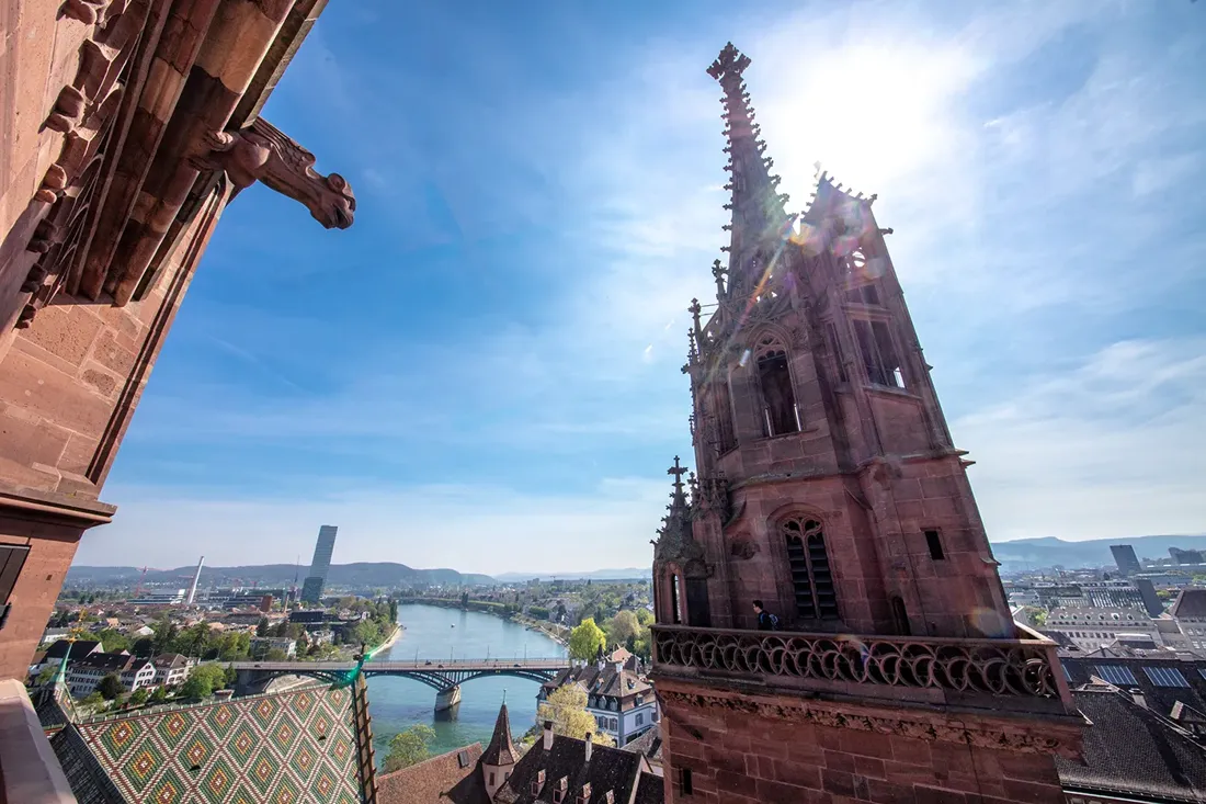 Basler Münster über den Dächern — Impression