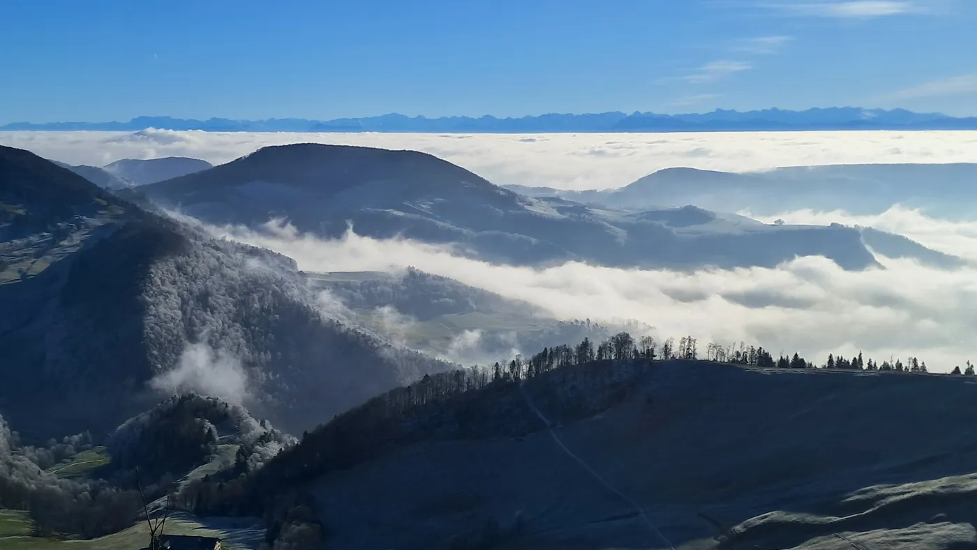 Bergpanorama mit Nebelmeer